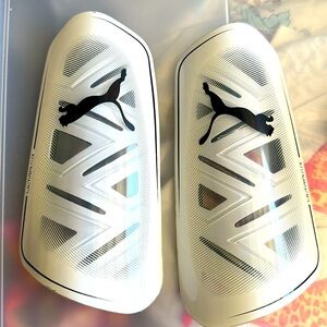 Puma Football Shin Guards +++